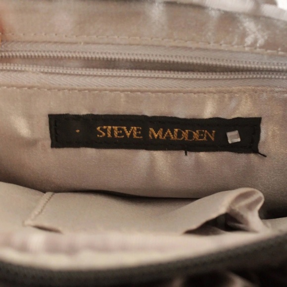 Steve Madden Y2K Black Satin Rosette Chainlink Strap Purse - Picture 3 of 4